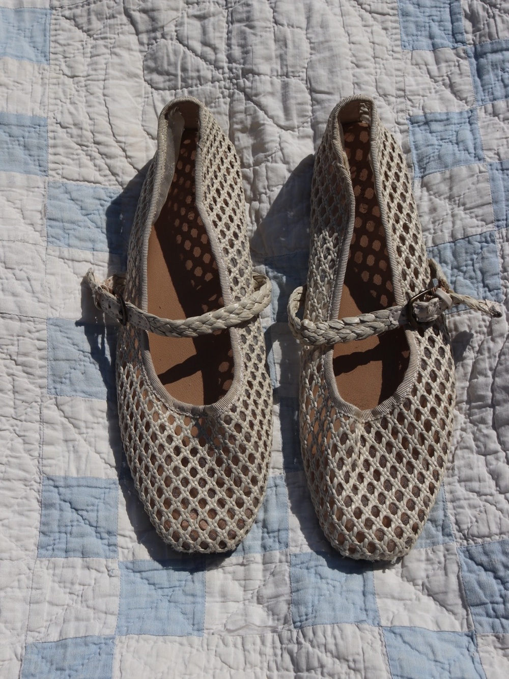 Woven flats